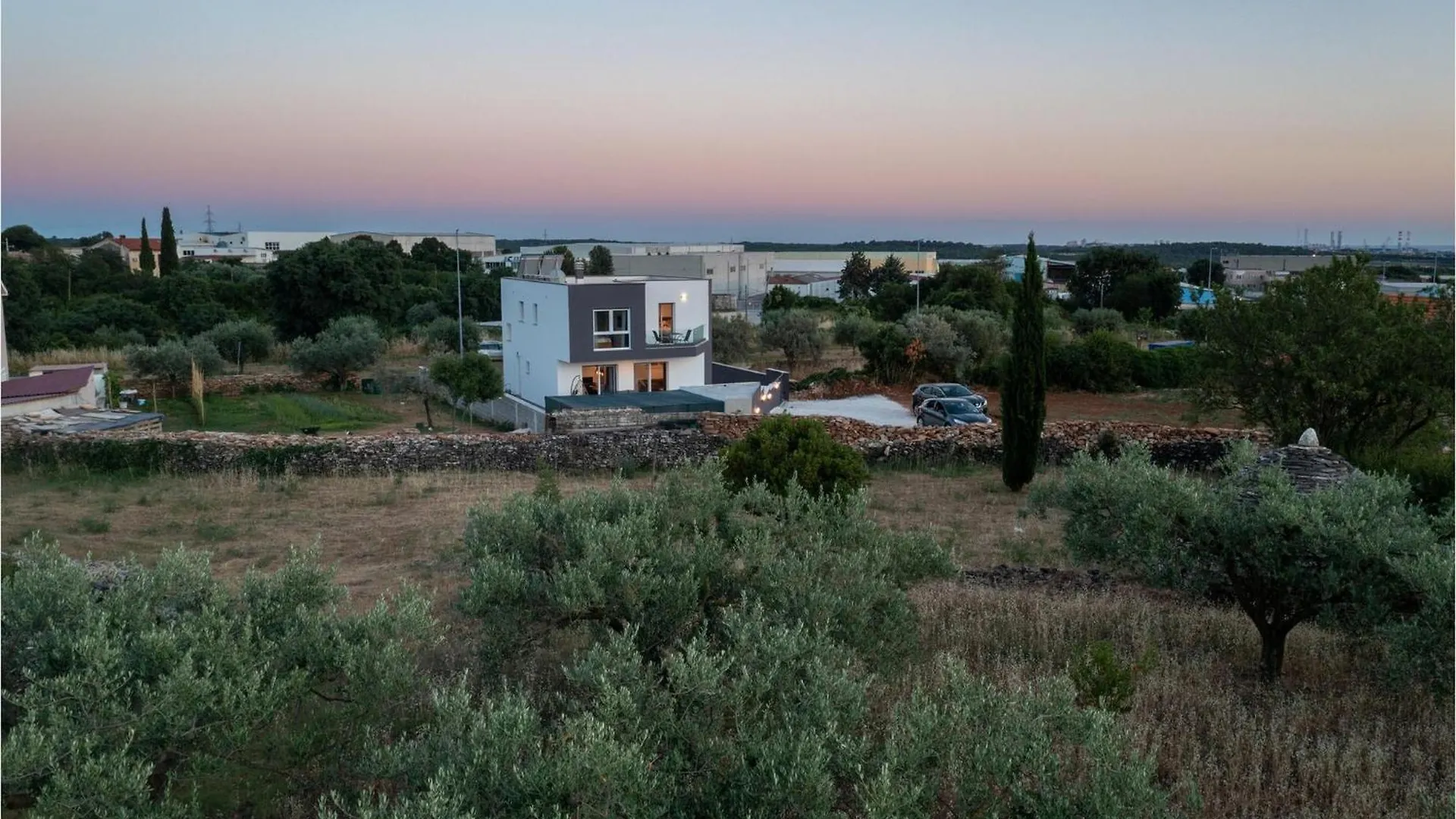 Villa Valentina Galizana 0*,